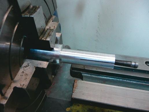 Split aluminium mandrel with tapered screw