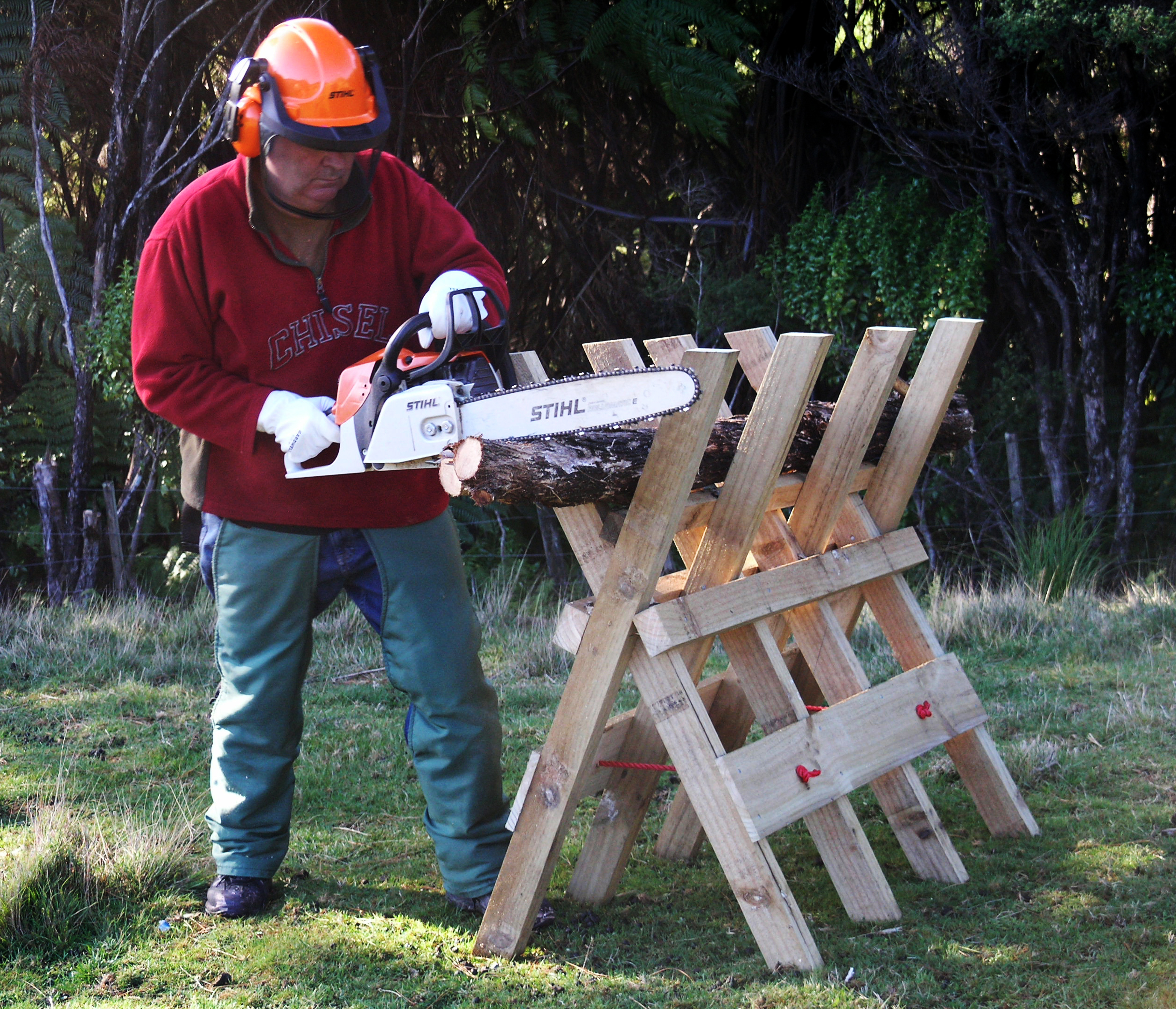 Making a sawhorse store for cutting logs